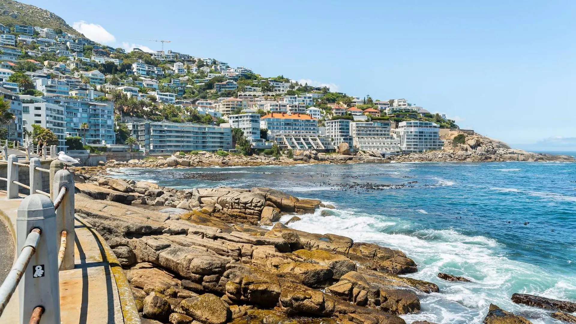 Sea Point Bliss - Access To Beach & Saunders Pool Cape Town Apartment